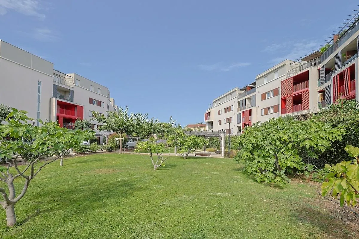 Air-Conditioned South-Facing Apartment Hyeres