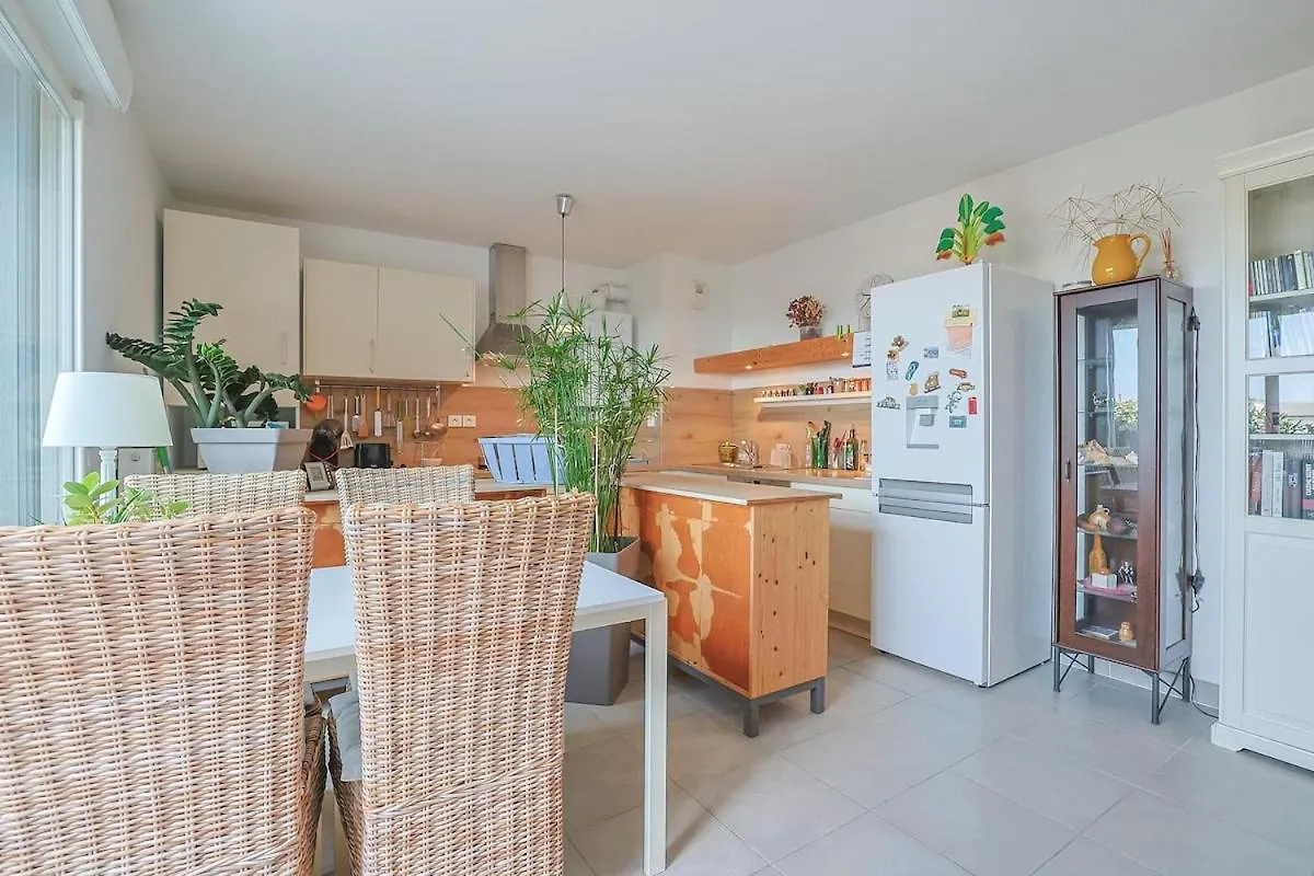 Air-Conditioned South-Facing Apartment Hyeres France